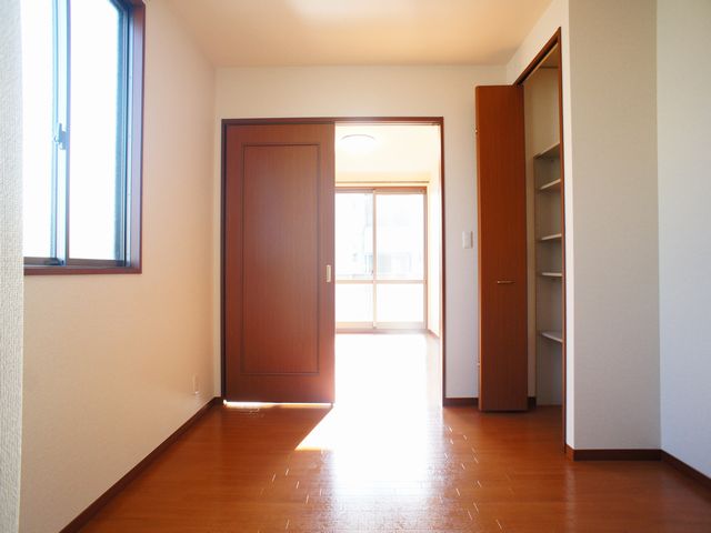 フレアパレスＢ 101号-3