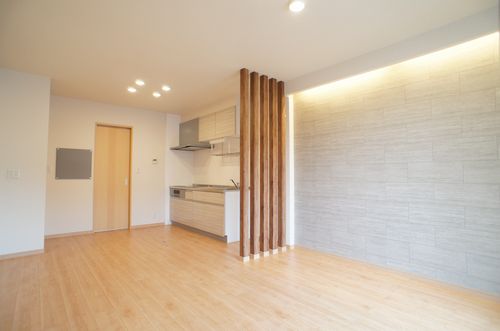 メゾン・ソレアード 102号-3