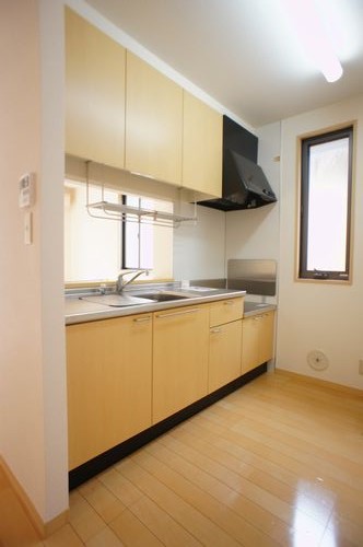 ヴィヴァーチェ B 202号-3