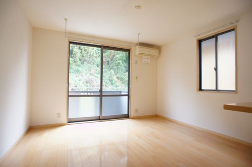 ヴィヴァーチェ B 202号-5