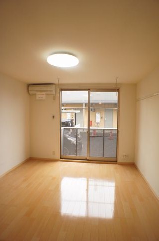 パインハイツ城山Ｂ 102号-3