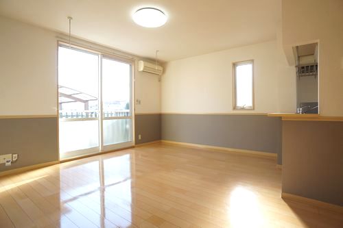 ヴィラ・シャルマンD 102号-4