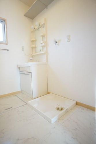 ヴィラ・シャルマンD 102号-8