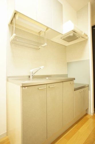 プレミール・ジュネス 202号-4