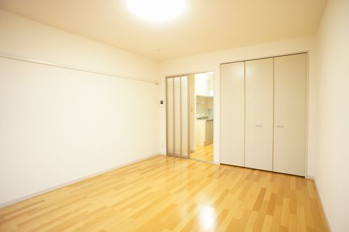 プレミール・ジュネス 202号-6