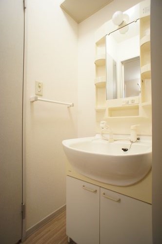 プレミール・ジュネス 202号-8