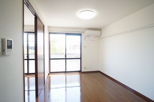 クレストコート 201号-2