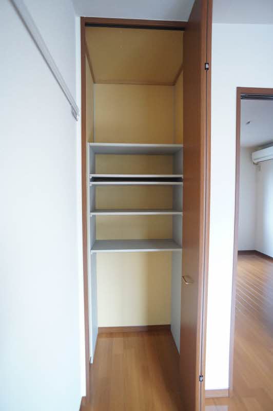 メゾン・クレスト 102号-6