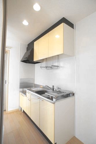 ヴィクトワ－ル 203号-3