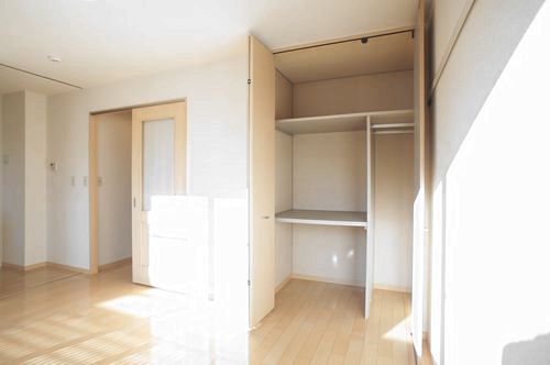 ヴィクトワ－ル 203号-4