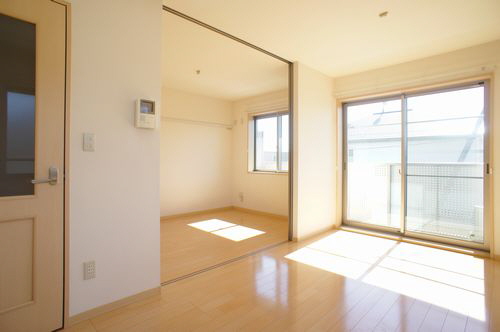 ヴィクトワ-ル 205号-3