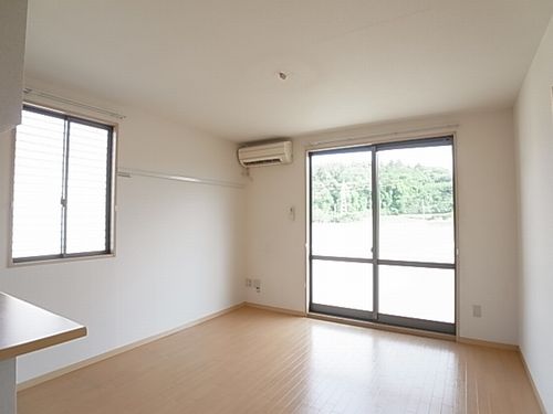 ヴィラ・カモミールＤ 101号-2