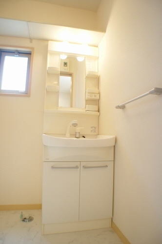 セゾン・リバー 102号-9