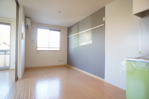 セゾン・リバー 201号-2