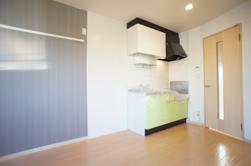 セゾン・リバー 201号-3