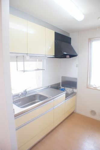 グランドソレーユB 201号-3