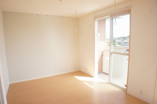 グランドソレーユB 201号-4