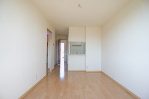 メゾン・ティアラⅡ 102号-2