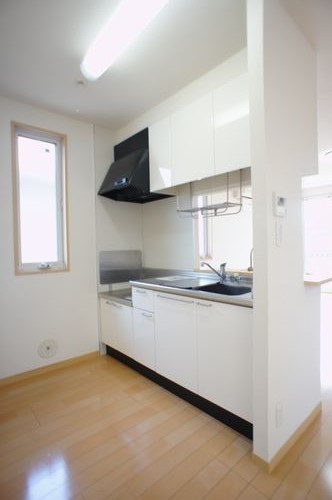 グリーン・ヴィラE 201号-4