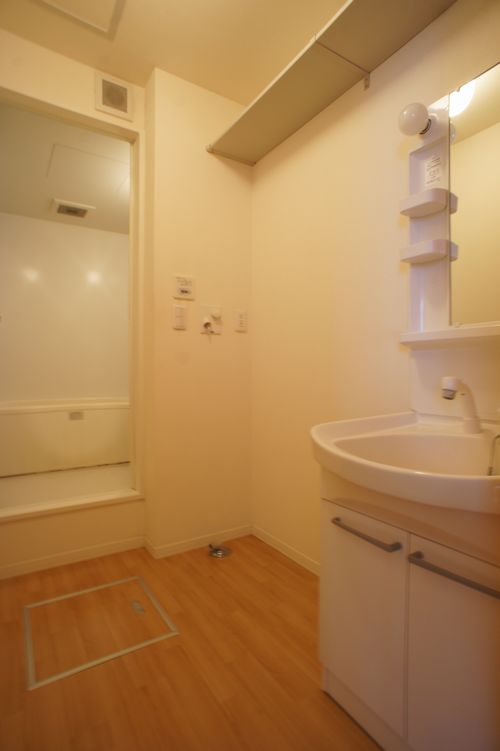 メゾン・イーストステーション 102号-8