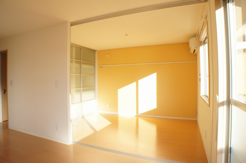 アムールＢ 102号-4