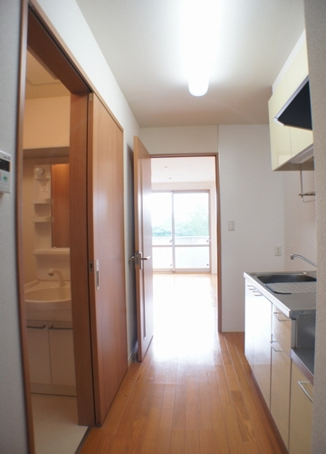 ディアス・コスモ大泉　参番館 202号-5