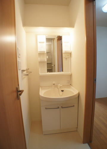 ディアス・コスモ大泉　参番館 202号-7