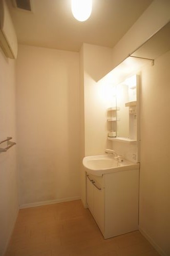 ヴァン・フローラ 103号-8