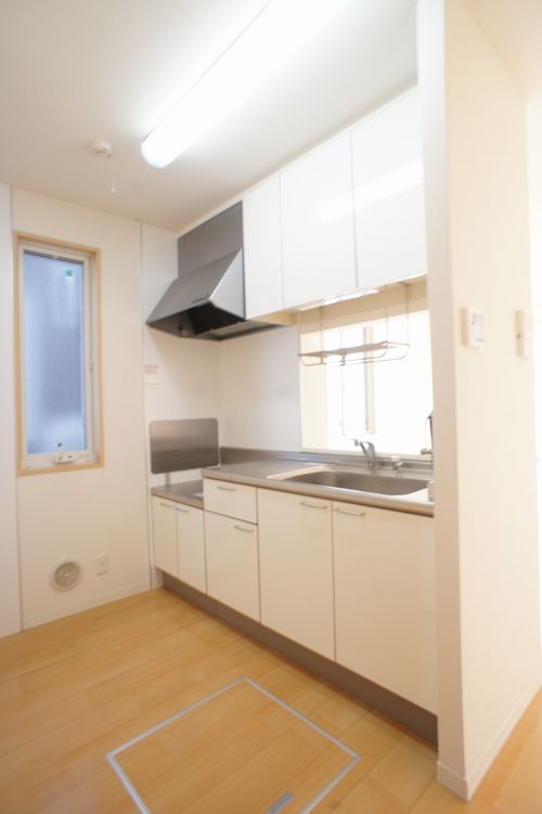 メゾン・クィーン B 101号-6