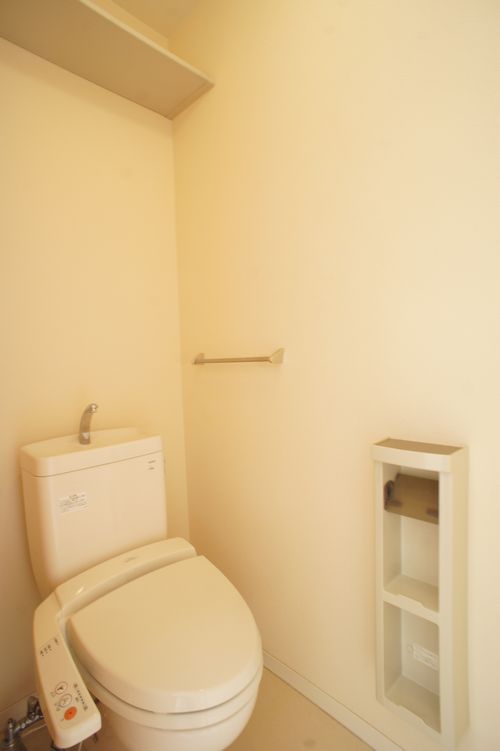 メゾン・クィーン B 101号-9