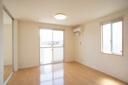 メゾン・クィーン　Ｂ 202号-2