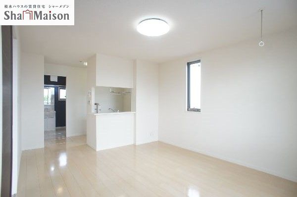 シャーメゾン・パレス 101号-3