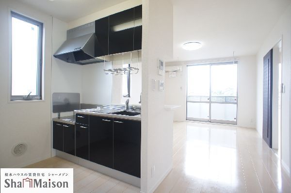 シャーメゾン・パレス 101号-4