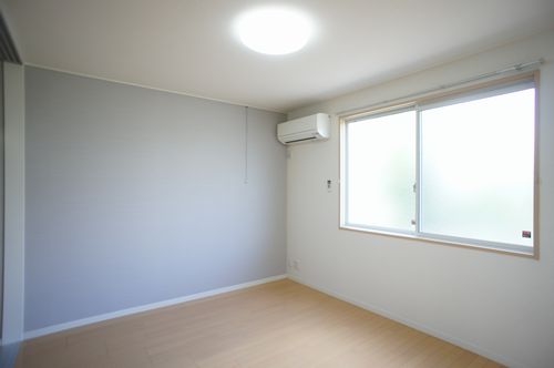 ヴィラ・グラシュー 102号-5