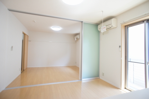 クローバーヒルズ 102号-3