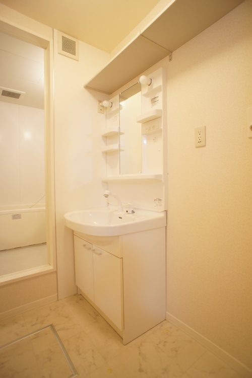 クローバーヒルズ 102号-7