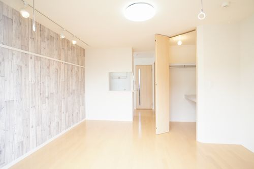 ユーエアロ　Ｂ 203号-3