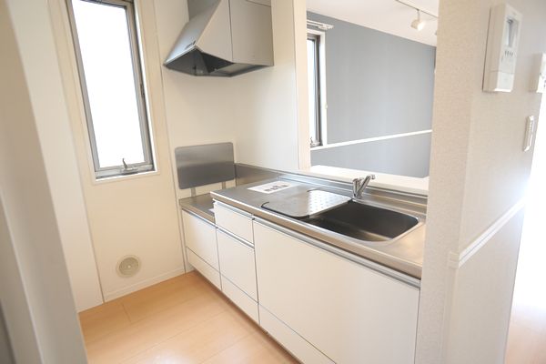 メゾン・ボヌールＥ 201号-4