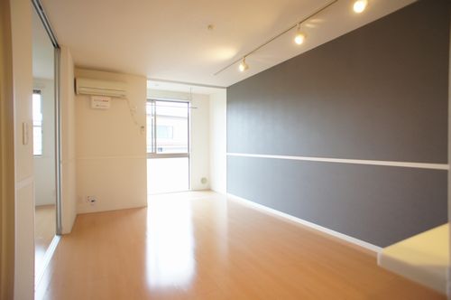 メゾン・ボヌールＥ 202号-3