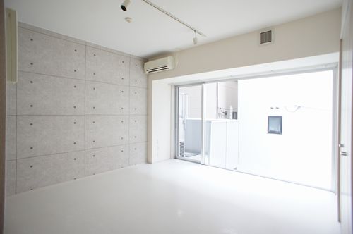 Season Tower East 503号-3