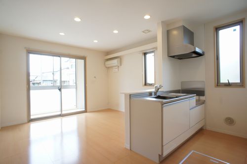 Linden Dorf 102号-3