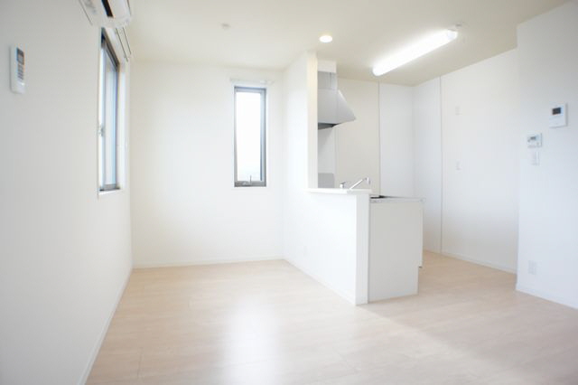 メゾンアトム 201号-10