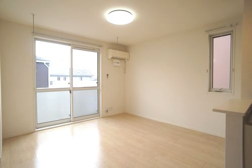 ヴィヴァーチェⅡ 203号-2