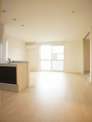 ヴィヴァーチェⅢ 202号-3