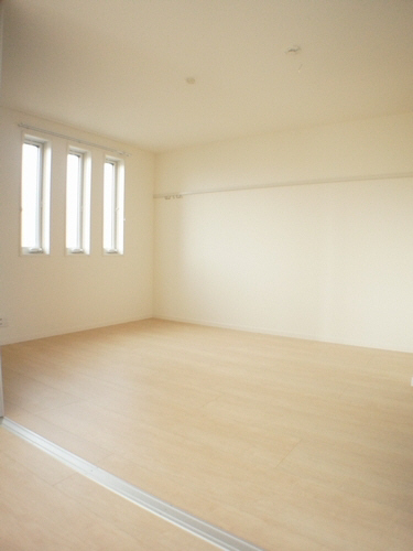 ヴィヴァーチェⅢ 202号-7