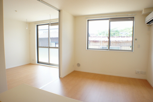 メゾン　アルディＡ 102号-2