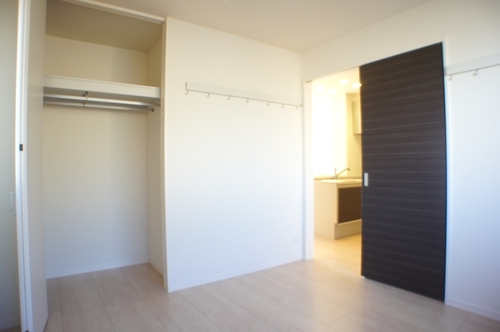 メゾン サンフラワーE棟 202号-7