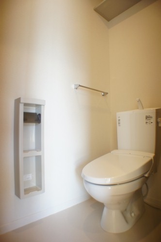 メゾン サンフラワーE棟 202号-9