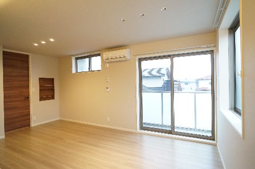 Ｓｕｎ　Ｆｌｏｒａ 302号-4