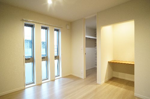 Ｓｕｎ　Ｆｌｏｒａ 302号-8